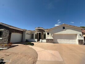 2200 W Marlin Dr in Chandler, AZ - Building Photo