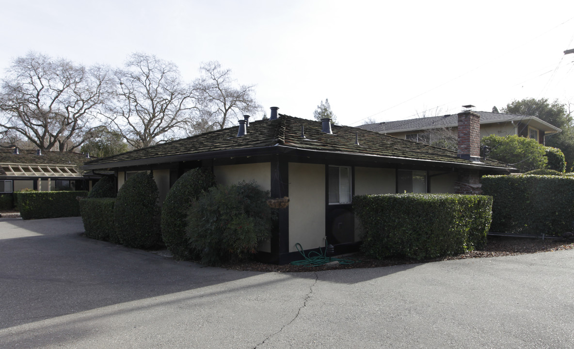 966-968 Almanor Ct in Lafayette, CA - Building Photo