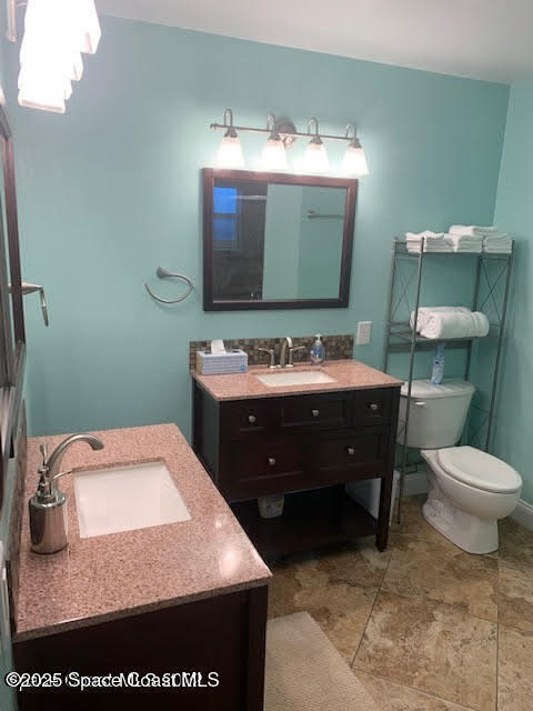 816 Pine Shadows Ave in Rockledge, FL - Foto de edificio - Building Photo