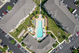 Colony at Centerpointe in Midlothian, VA - Foto de edificio - Building Photo