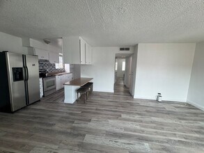 861 N Bruce St in Las Vegas, NV - Building Photo - Building Photo