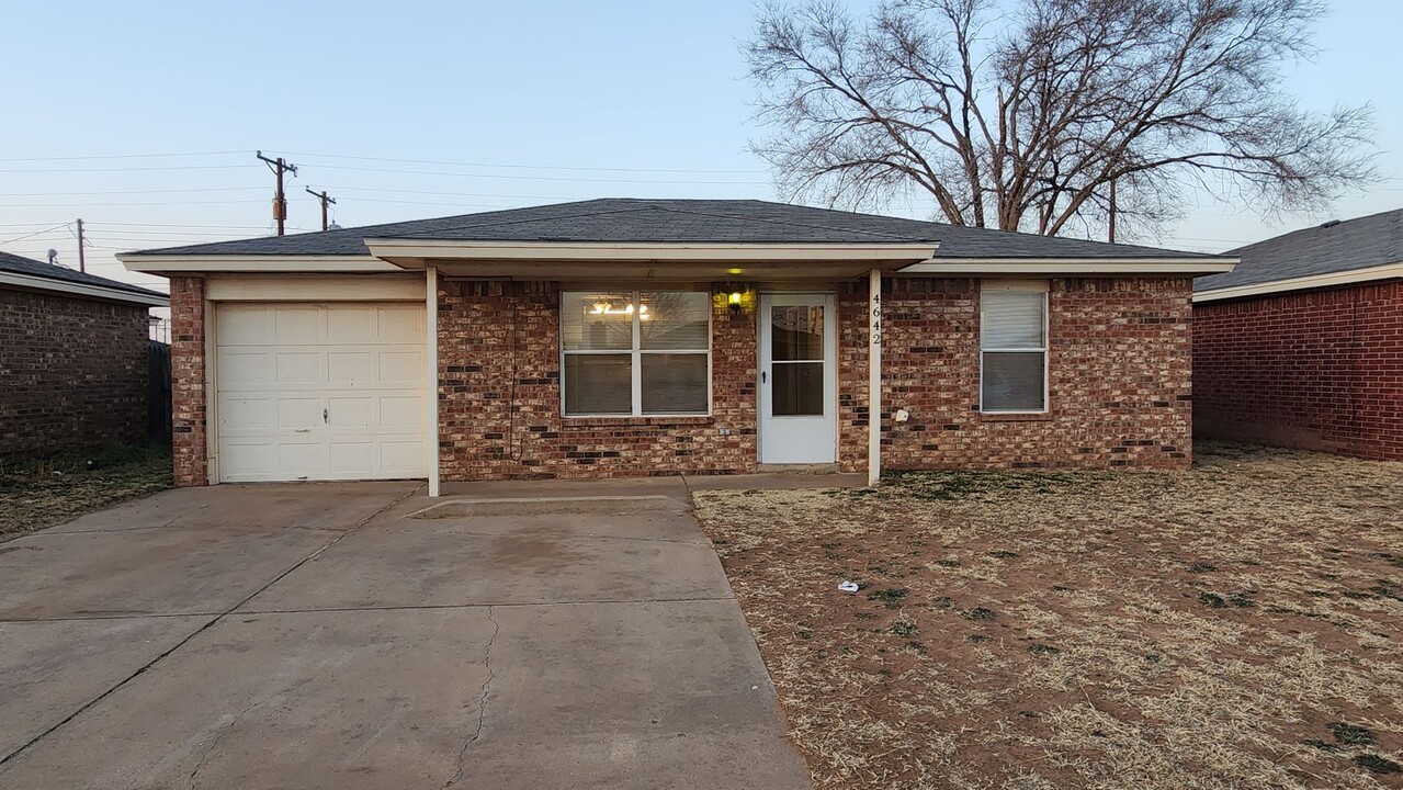 4642 Fordham St in Lubbock, TX - Building Photo