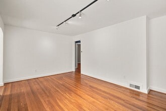 408 Ethan Allen Ave in Takoma Park, MD - Building Photo - Building Photo