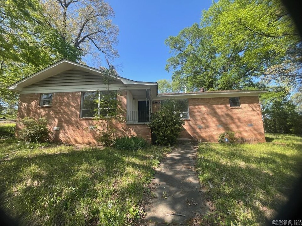 1516 W Roosevelt Rd in Little Rock, AR - Building Photo
