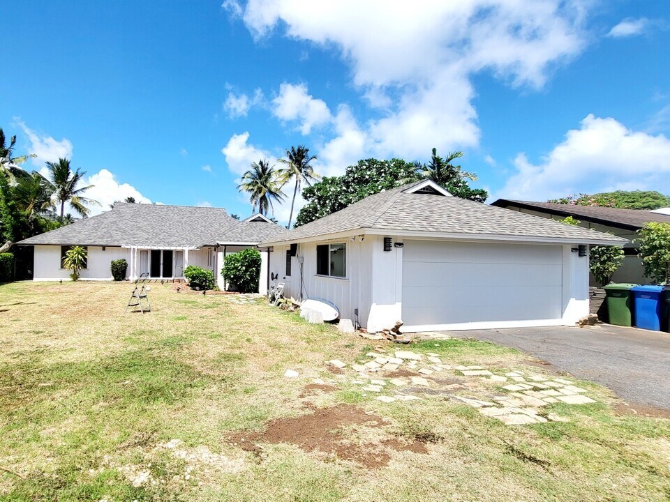 961 Kealaolu Ave in Honolulu, HI - Building Photo