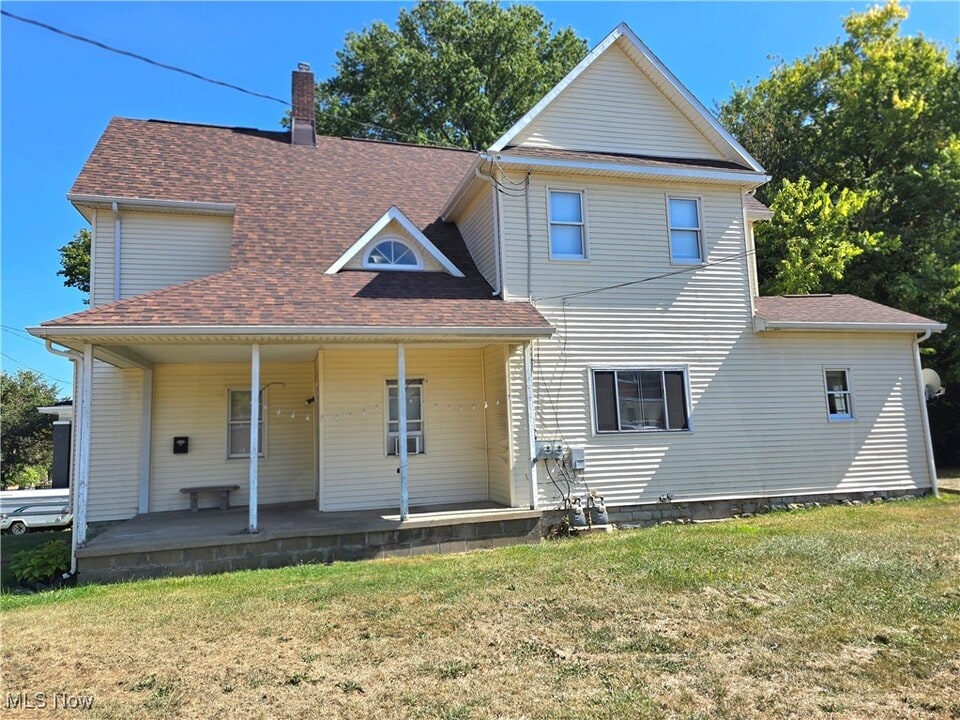 866 McIntire Ave in Zanesville, OH - Building Photo
