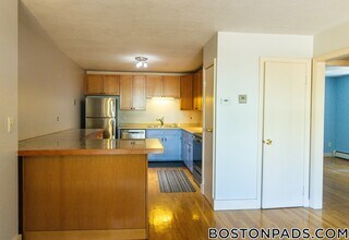 11 Cogswell Ave in Cambridge, MA - Building Photo - Building Photo