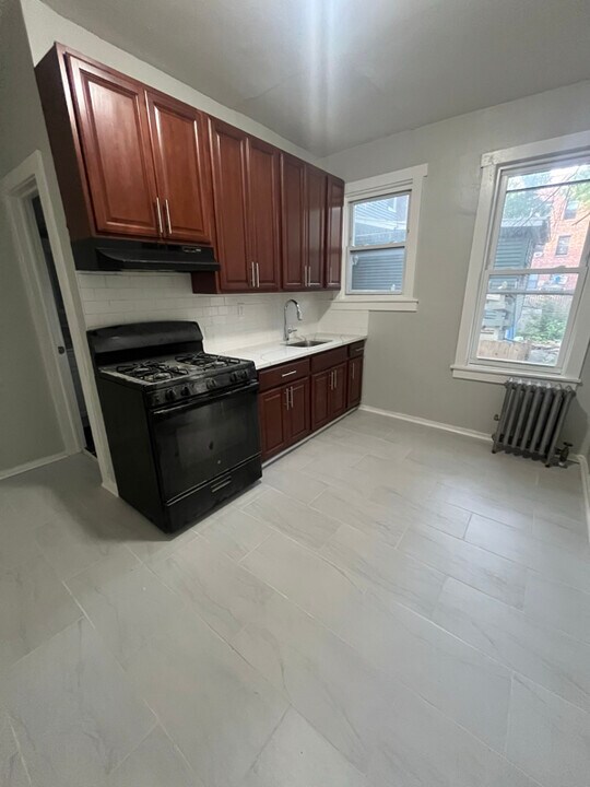 144-46 S Durand Pl in Irvington, NJ - Building Photo