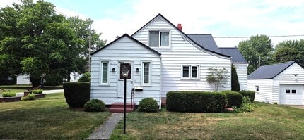 935 Marshall Dr in Erie, PA - Building Photo - Building Photo