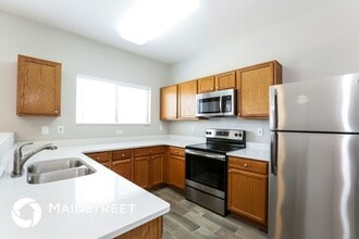 9556 W Monte Vista Rd in Phoenix, AZ - Building Photo - Building Photo