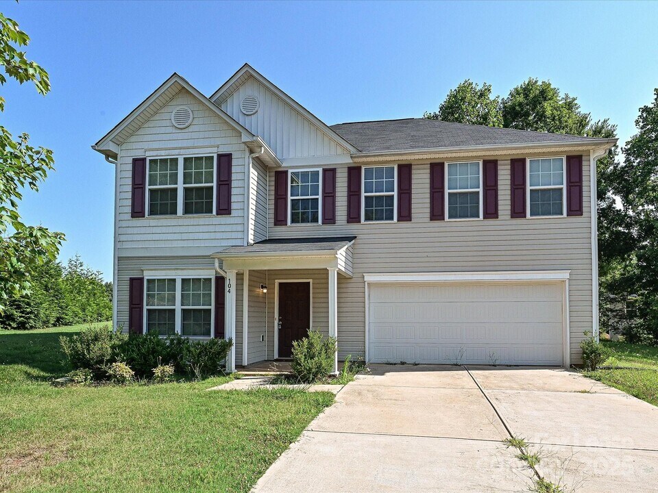 104 Mulligan Dr in Shelby, NC - Building Photo