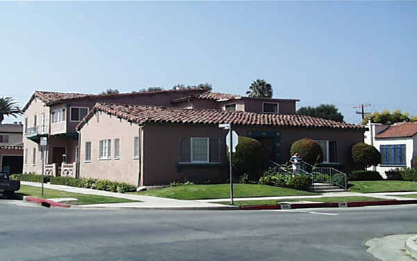 501-503 N Gardner St in Los Angeles, CA - Building Photo