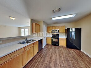 9742 Liberty Grn in San Antonio, TX - Building Photo - Building Photo