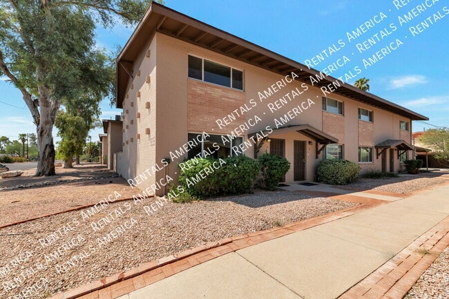 935 N Venice Ave in Tucson, AZ - Foto de edificio - Building Photo