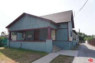 324 E Lime Ave in Monrovia, CA - Building Photo