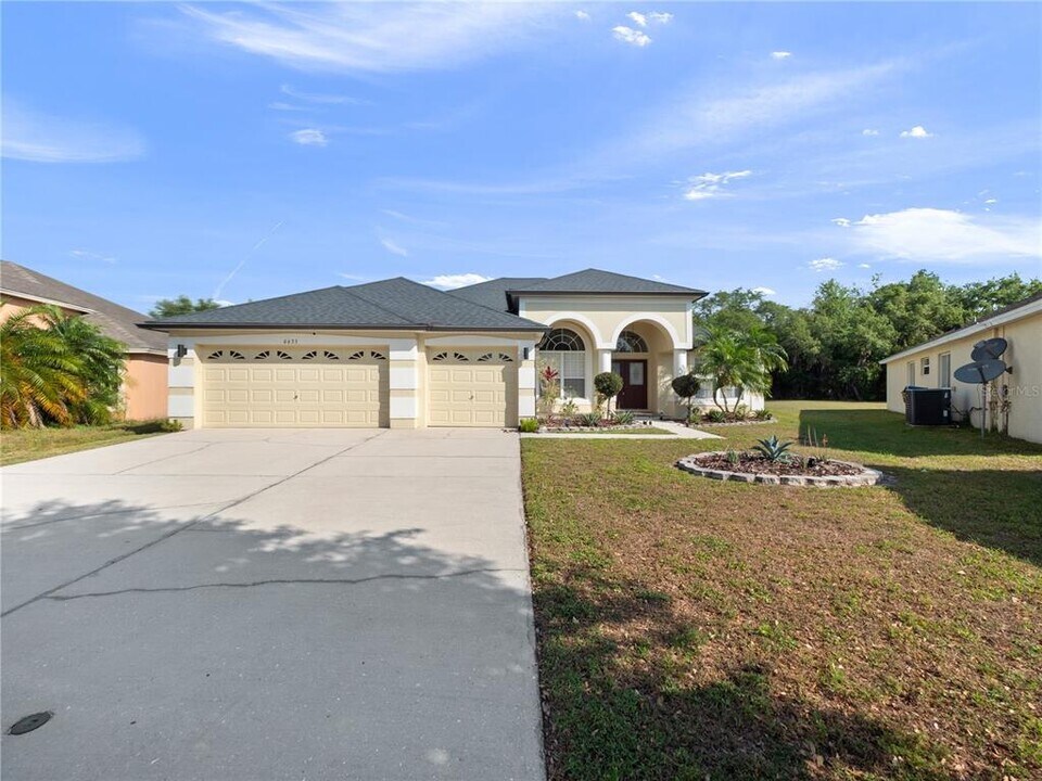 4633 Huron Bay Cir in Kissimmee, FL - Building Photo