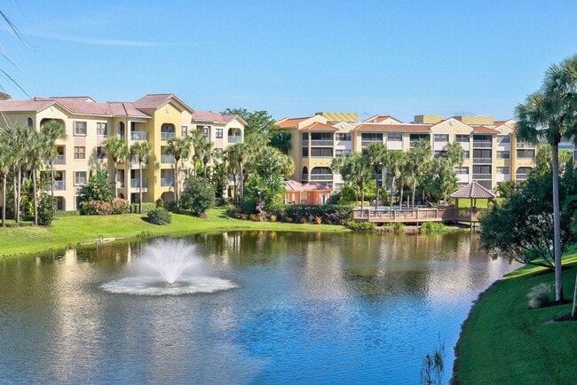 300 Uno Lago Dr in North Palm Beach, FL - Building Photo - Building Photo