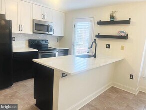 8024 Hollow Reed Ct in Frederick, MD - Building Photo - Building Photo