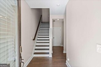 2180 Colvin Ct NW in Atlanta, GA - Foto de edificio - Building Photo