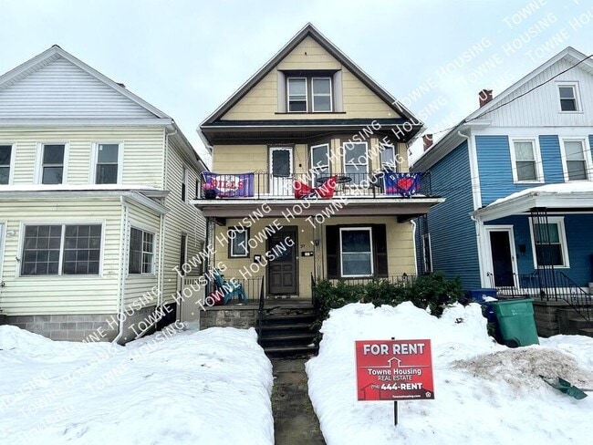 property at 39 Aldrich Pl