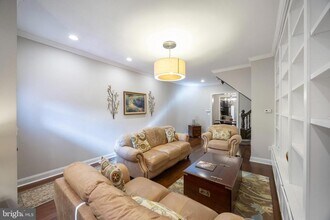 314 E 22nd St in Baltimore, MD - Foto de edificio - Building Photo