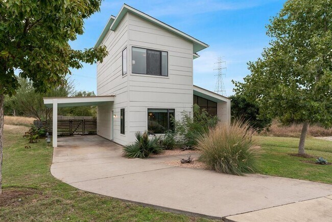 property at 5725 Toscana Ave