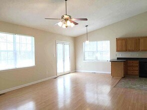 2835 Greenview Way in Indianapolis, IN - Building Photo - Building Photo
