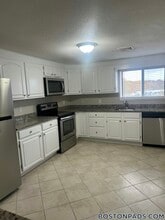 4380 N Main St in Fall River, MA - Building Photo - Building Photo