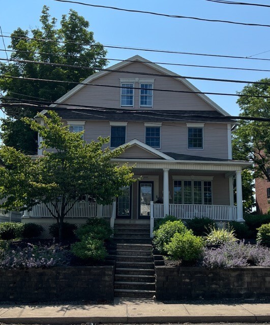 212 N Blakely St in Dunmore, PA - Building Photo