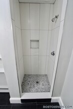 460 Saratoga St, Unit 3 in Boston, MA - Building Photo - Building Photo