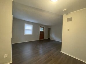 1847 Shady Crest St in Decatur, IL - Building Photo - Building Photo