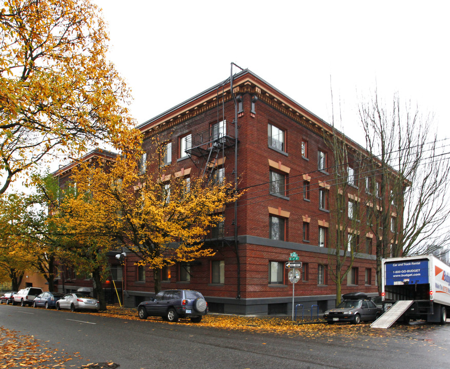 Melcliff Apartments in Portland, OR - Building Photo