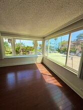 8040 Girard Ave, Unit 5 in La Jolla, CA - Foto de edificio - Building Photo