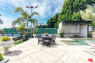 727 Alta Dr in Beverly Hills, CA - Foto de edificio - Building Photo