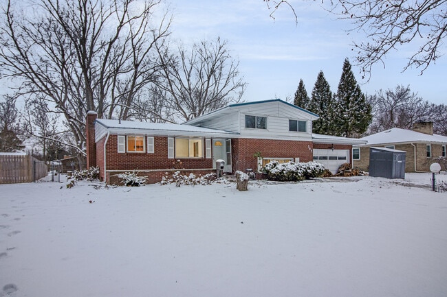 307 Norfolk St in Midland, MI - Building Photo - Building Photo