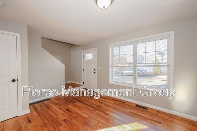 6-21 Clarendon Way in Manchester, NH - Building Photo - Building Photo