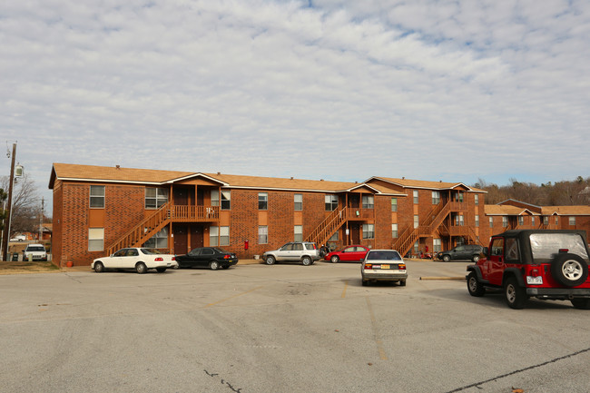 Foxborough Apartments in Fayetteville, AR - Foto de edificio - Building Photo