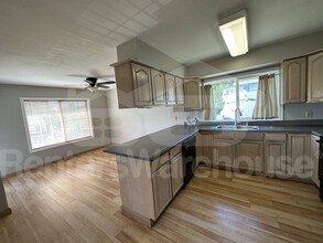 3314 Holly Terrace S in Seattle, WA - Building Photo - Building Photo