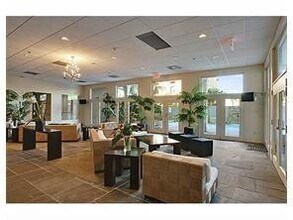 1205 St Charles Ave, Unit 606 in New Orleans, LA - Building Photo - Building Photo