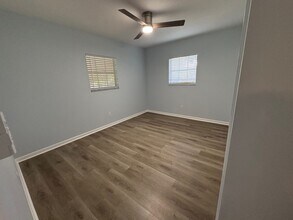 2510 Lake Ellen Dr in Tampa, FL - Building Photo - Building Photo