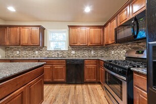 921 E 37th St in Austin, TX - Building Photo