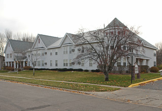 Haskell Court in West St. Paul, MN - Building Photo - Building Photo