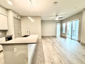 401 W 25th St in Houston, TX - Building Photo