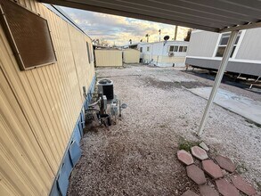 3601 E Wyoming Ave in Las Vegas, NV - Foto de edificio - Building Photo