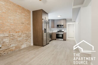 2647 N Sacramento Ave, Unit G in Chicago, IL - Building Photo - Building Photo