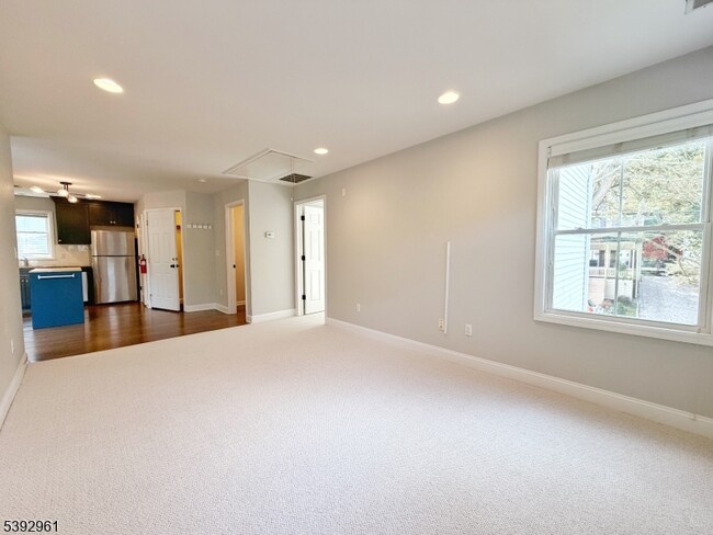 27 Phoenix Ave in Morristown, NJ - Building Photo - Building Photo