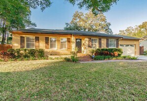 3705 W Barcelona St in Tampa, FL - Building Photo