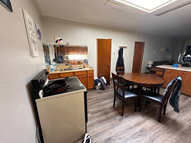 1406 Main St-Unit -Unit 1 in Bloomer, WI - Building Photo - Building Photo