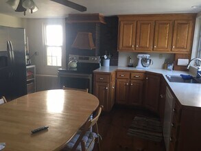 961 Washington Rd-Unit -Farm House in Rye, NH - Building Photo - Building Photo