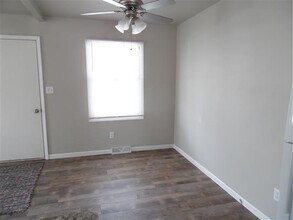 915 Clayton Pl, Unit 915 Clayton Place in Green Bay, WI - Foto de edificio - Building Photo